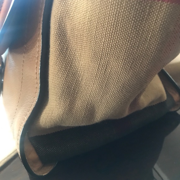 Burberry purse - Picture 3 of 6